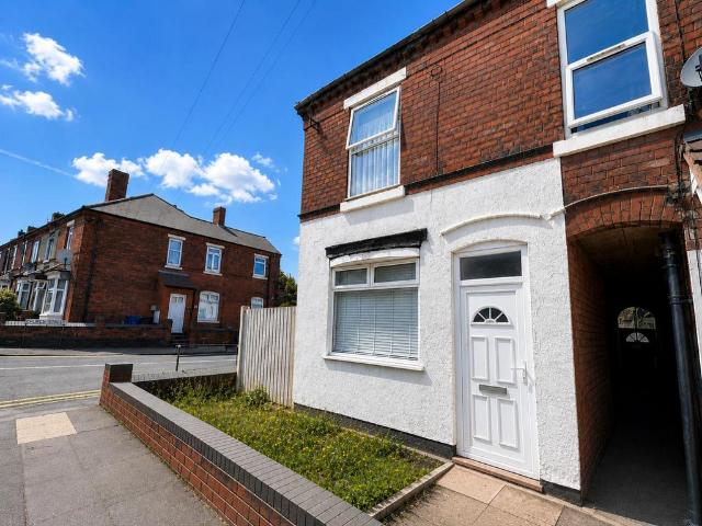 Nimmings Road, Halesowen B62 2 bed maisonette to rent £950 pcm £219 pw