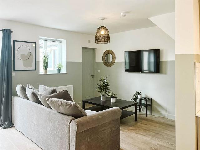 Ninth Avenue, Horfield, Bristol BS7, 6 bed terraced house to rent, £4,200 pcm | PrimeLocation
