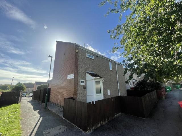 Nine Acre Gardens, Nottingham, NG6 3 bed semi detached house to rent £1,000 pcm £231 pw