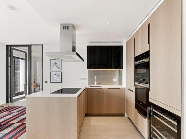 Nine Elms Lane, London, SW8 2 bed apartment to rent £10,205 pcm £2,355 pw