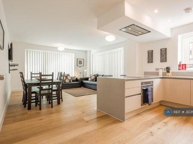Nine Wells Road, Trumpington. 2 bed flat to rent £3,500 pcm £808 pw
