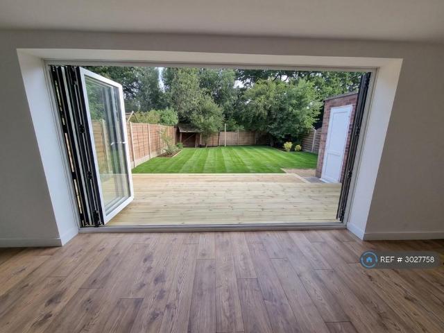 Ninesprings Way, Hitchin, SG4 2 bed bungalow to rent £1,900 pcm £438 pw