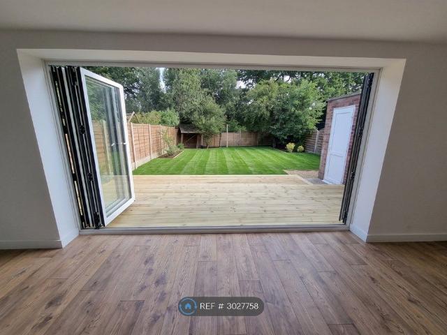 Ninesprings Way, Hitchin SG4, 2 bed bungalow to rent, £1,900 pcm | PrimeLocation