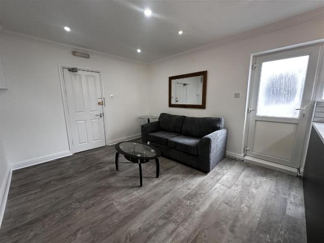 Ninian Road, Cardiff CF23, 1 bed flat to rent, £1,075 pcm | PrimeLocation
