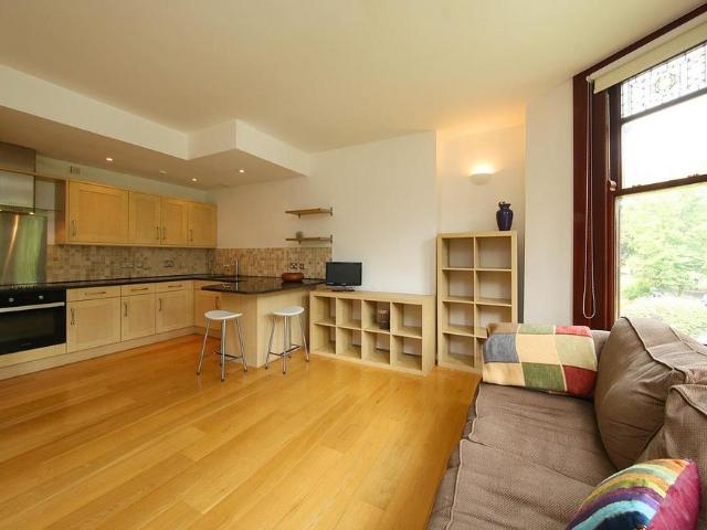 Ninian Road, Cardiff CF23 2 bed apartment to rent £1,295 pcm £299 pw
