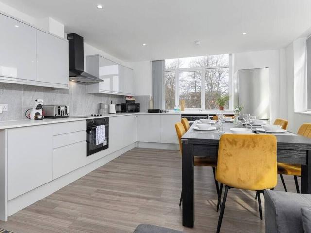 Ninja Warrior UK, L3, Liverpool, L24 8QB, United Kingdom | 4 bed apartment for rent #171436538 | Rentberry