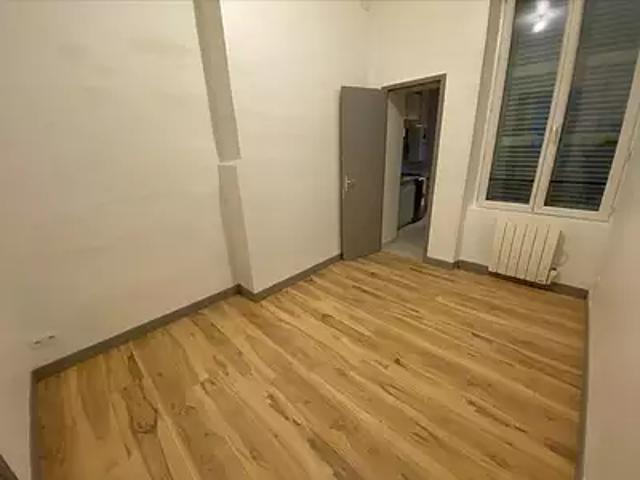 Niort 79000 Location appartement 2 pièces t2 au dernier étage