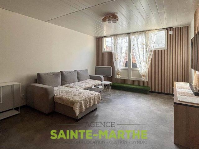 Niort. Appartement T2 bis rénové, meublé
