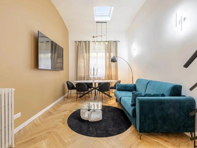 Nice Musiciens 2 Pièces Type Loft entièrement rénové et. 62m² Nice