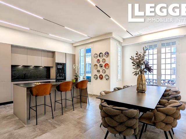 Nice Musiciens/Victor Hugo | Luxueux 3/4P de 123m² Rénové en 2024 | Ascenseur, 3m de Plafond et Étage Élevé