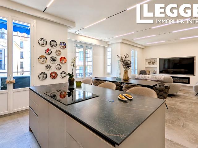Nice Musiciens/Victor Hugo | Luxueux 3/4P de 123m² Rénové en 2024 | Ascenseur, 3m de Plafond et Étage Élevé