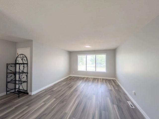 Nice Main Floor Suite in Thorncliffe NW for Rent