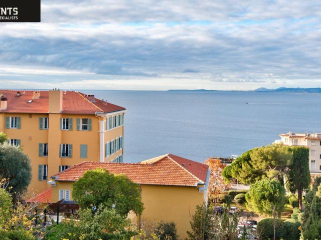 Nice Mont Boron, close to the Port and the R&eacute serve be. 250m² Nice