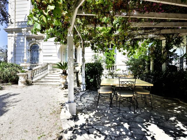 Nice Mont Boron: Dans une superbe villa Belle Epoque avec p. 291m² Nice