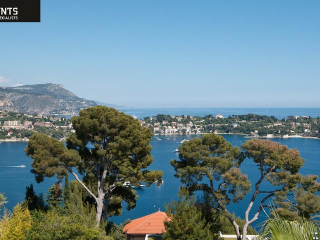 Nice Mont Boron, just a stone& 39 s throw from the forest pa. 271m² Nice