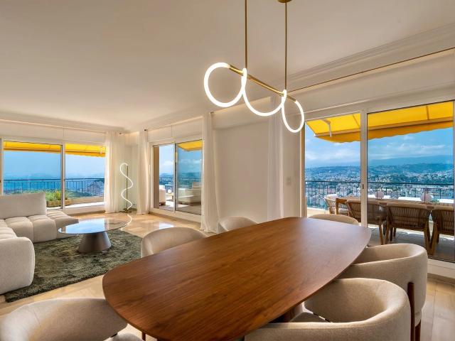 Nice Mont Boron, superbe Penthouse de 167 m², toit terrasse. 167m² Nice