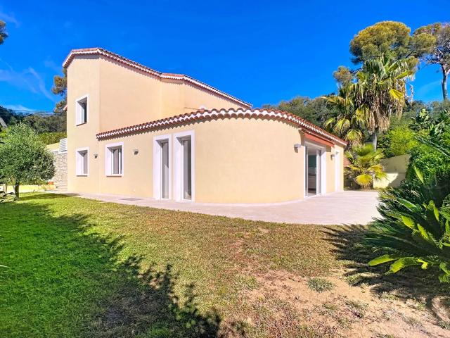 Nice Mont Boron – Villa au calme absolu avec vue, terrain pi. 195m² Nice