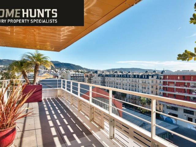 Nice &ndash LIB&Eacute RATION / Gare Du SUD: 98m² Nice