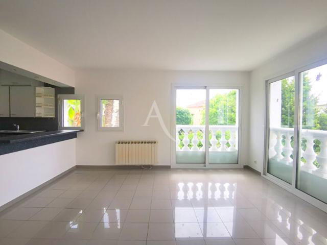 NICE NORD: 2 PIECES DANS PETITE COPROPRIETE TYPE VILLA