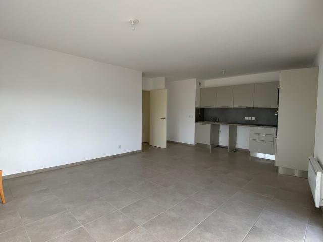nice ouest / st isidore très beau 3 pièces de 63m2 au dernier étage avec garage dans résidence neuve