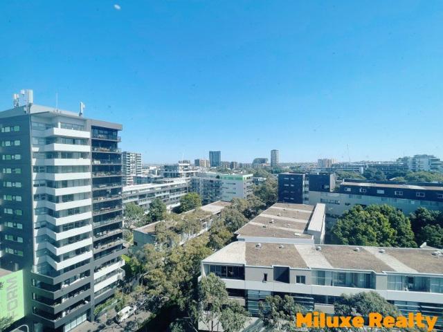 Nice Outlook at Best Location Rare in the market!