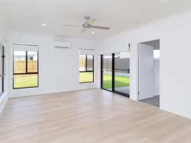Charming A/7 Vivi Street, Browns Plains, QLD 4118