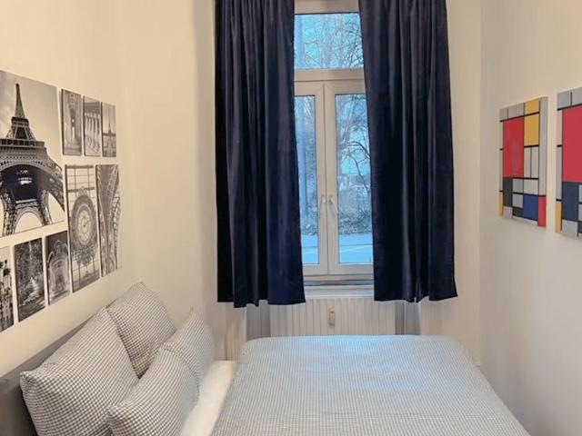 Nice and awesome 4 bedroom flat in Frankfurt am Main, Frankfurt Amsterdam Apartments for Rent