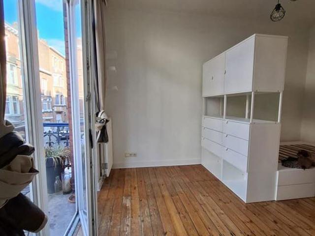 NICE AND BRIGHT FLAT WITH BALCONY IN A BRUSSELS HOUSE !