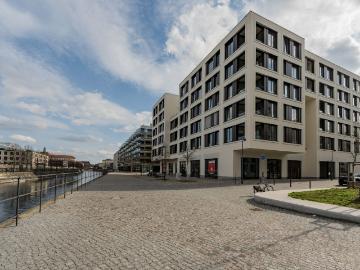 Nice and lovely waterfront apartment in quiet street Berlin, Berlin Amsterdam Apartments for Rent