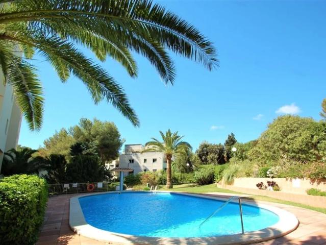 Nice apartment with pool and access to the beach in Cala Vinyes