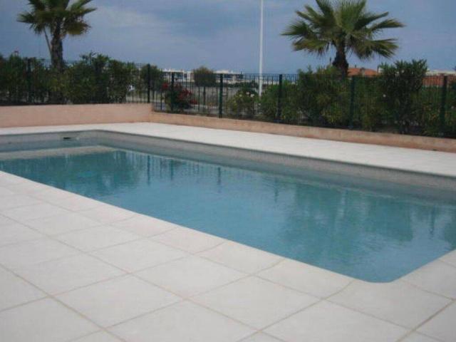 Nice apartment in Antibes with pool