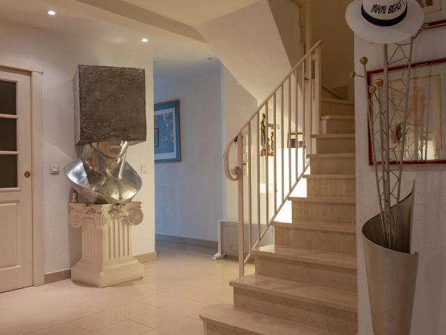 Nice, Appartement villa avec piscine en plein cœur de ville 304m² Nice