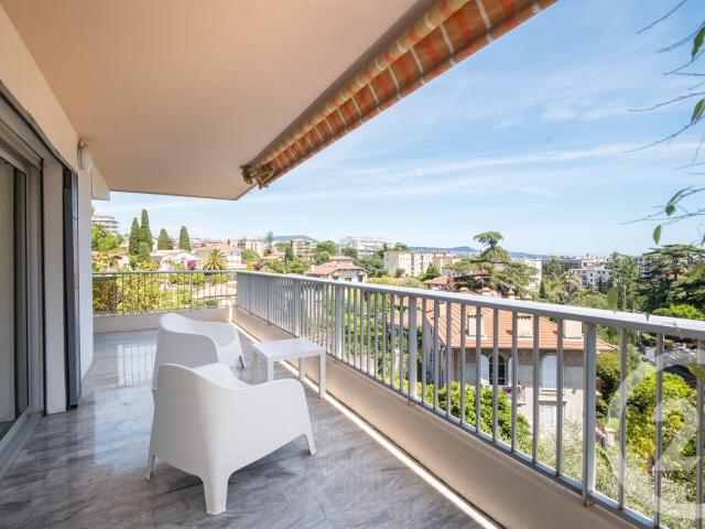 Nice Bas Fabron: Proche de la promenade, dans une résiden. 94m² Nice