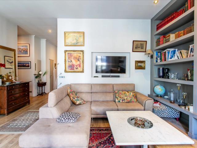 Nice Bas Gambetta, élégant 3 pièces rénové avec cave à deux. 96m² Nice