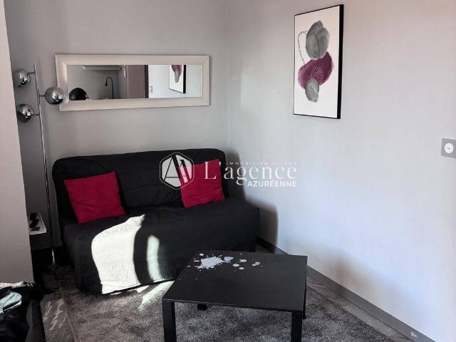 NICE CALIFORNIE Location Studio avec kitchenette meublée