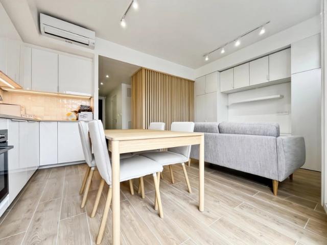NICE / CARRAS Studio avec coin nuit et balcon 1 190€/mois CC