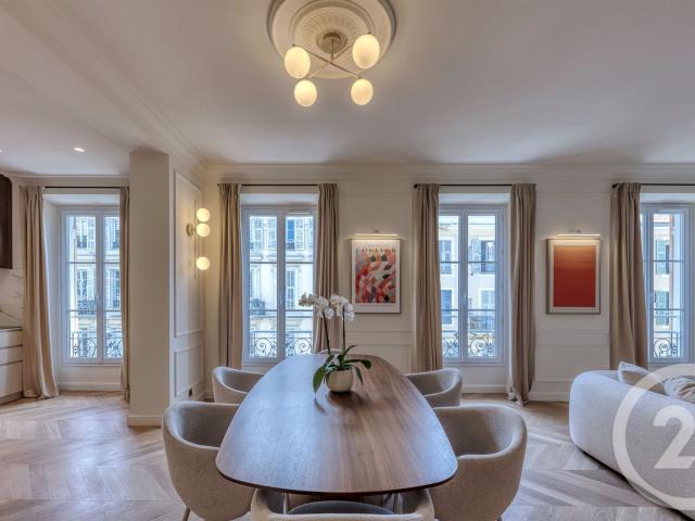 Nice Carré d'or: 3 pièces de 87 m² en avant dernier étage. 87m² Nice