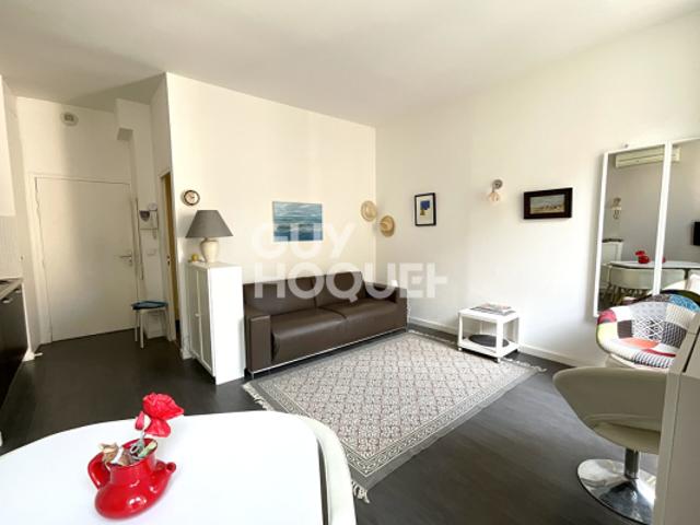 NICE CARRÉ D'OR ÉLÉGANT STUDIO DE 27 m² EN ÉTAGE ÉLEVÉ AVEC ASCENSEUR