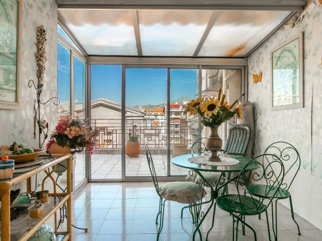 Nice Carré d'or, grand 4 pièces avec terrasse de 56 m² à deu. 125m² Nice