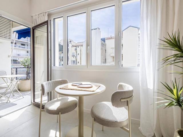 Nice Carré d'Or Superbe 2p entièrement rénové et meublé. 27m² Nice
