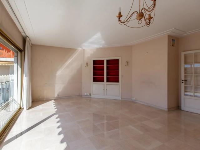 Nice Carré d'Or, superbe 3 pièce rénové et climatisé avec te. 103m² Nice