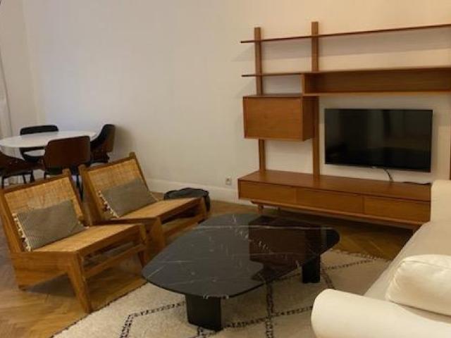 NICE CENTRE 2 PIECES VIDE DE 52M² A LOUER PROCHE GARE, COMMERCES ET CENTRE VILLE