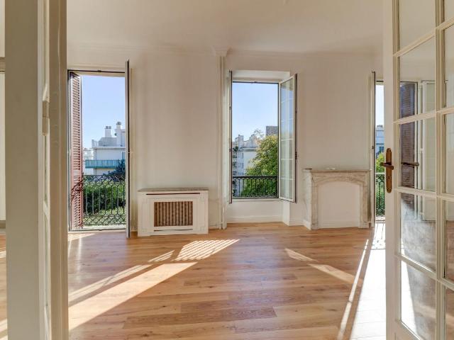 NICE – CIMIEZ | VILLA DE CHARME ANNÉES 30 | LOCATION BAIL DROIT COMMUN