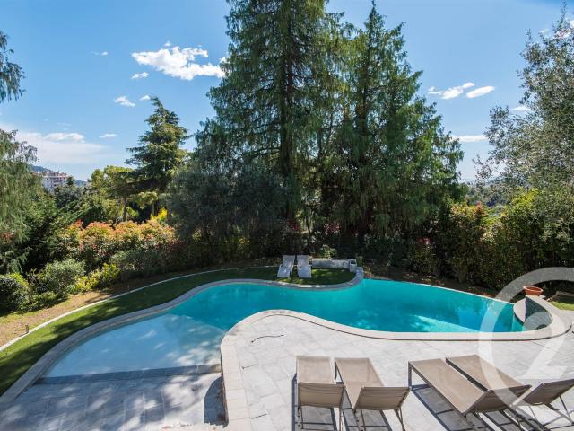 Nice Cimiez: Villa parfaitement entretenue de 330 m² avec p. 332m² Nice