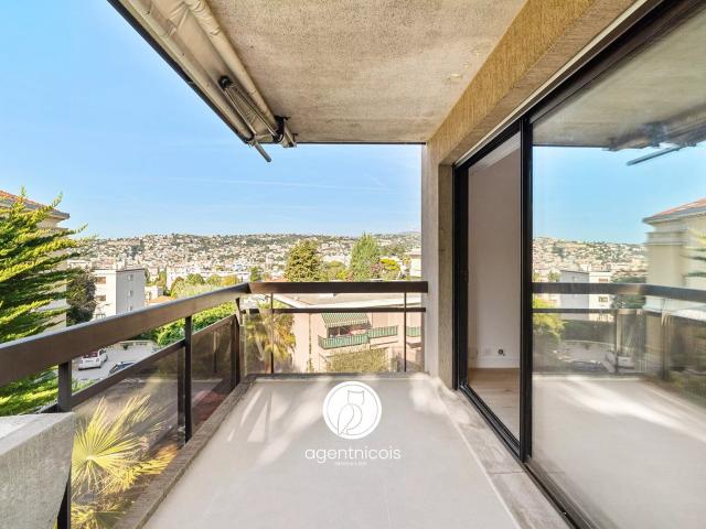 Nice / Cimiez Av. Des Arènes De Cimiez: 4 Pieces / Rénov. 74m² Nice