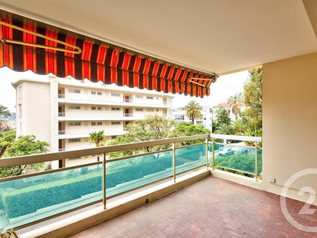Nice Cimiez: Découvrez ce magnifique appartement 4 pièces. 94m² Nice