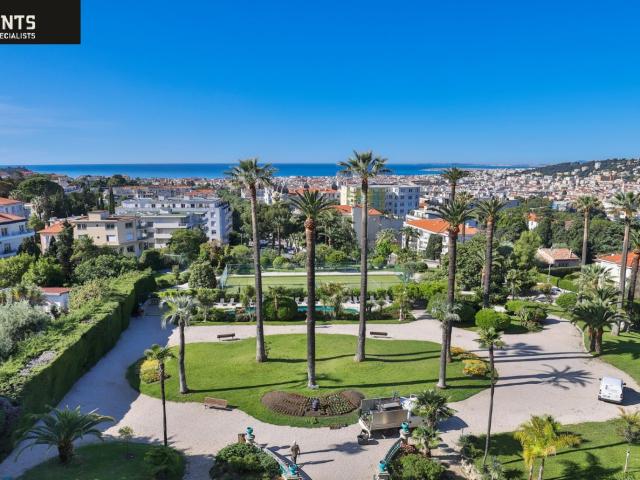 NICE CIMIEZ: Exceptional apartment of 168.66 sqm with balc. 168m² Nice