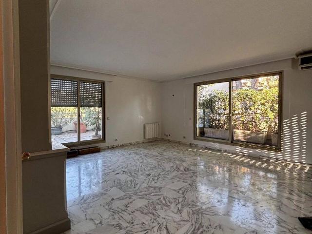 NICE CIMIEZ Grand T3 vide avec terrasse