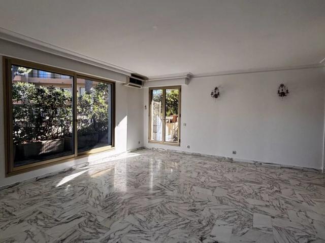 NICE CIMIEZ Grand T3 vide avec terrasse