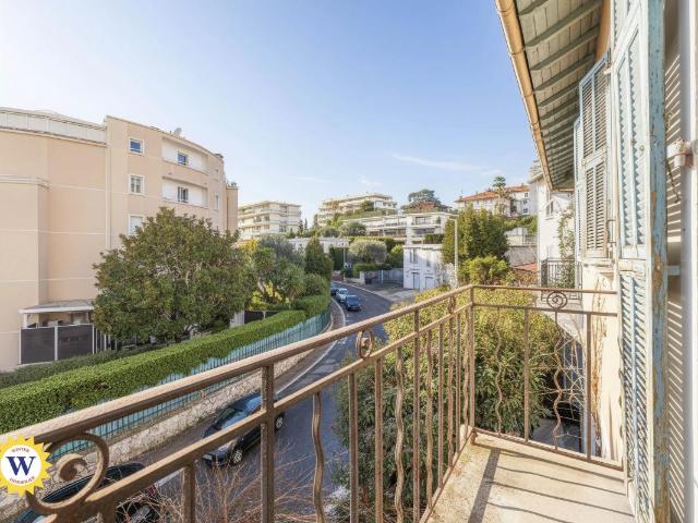NICE CIMIEZ MAISON MITOYENNE A RENOVER
